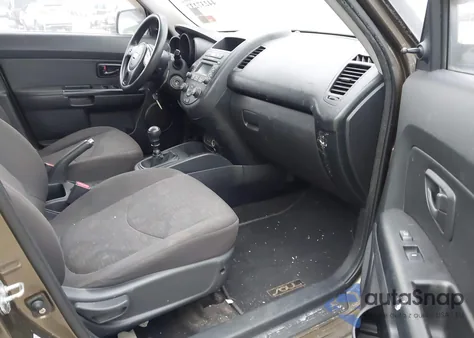 2013 Kia Soul z USA, uszkodzony, nr VIN KNDJT2A51D7529066